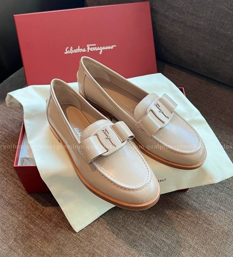 페라가모 비바 로퍼 여성용