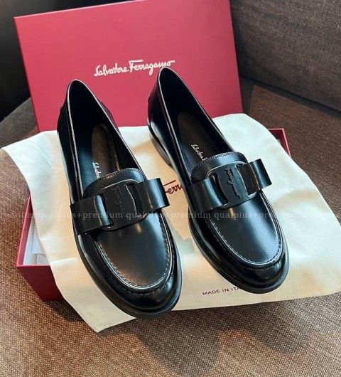 페라가모 비바 로퍼 여성용