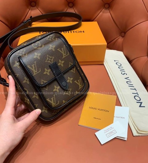 루이비통 M69404 S락 버티컬 크리스토퍼 월릿 숄더백 남성용