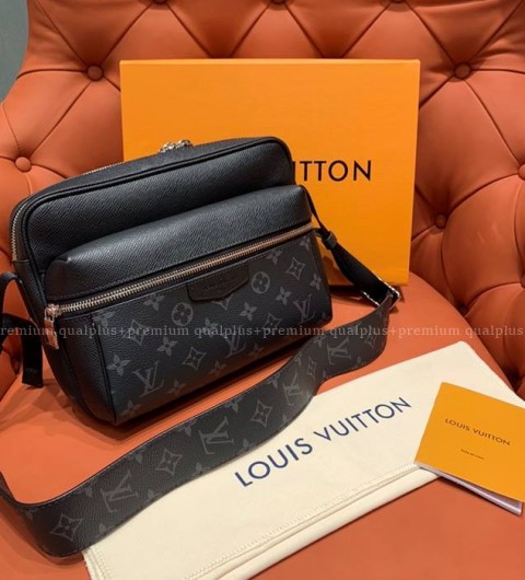 루이비통 M30233 아웃도어 메신저 숄더백 남성용