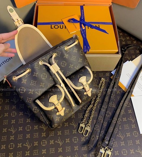 루이비통 M46932 익스커션 백팩 PM