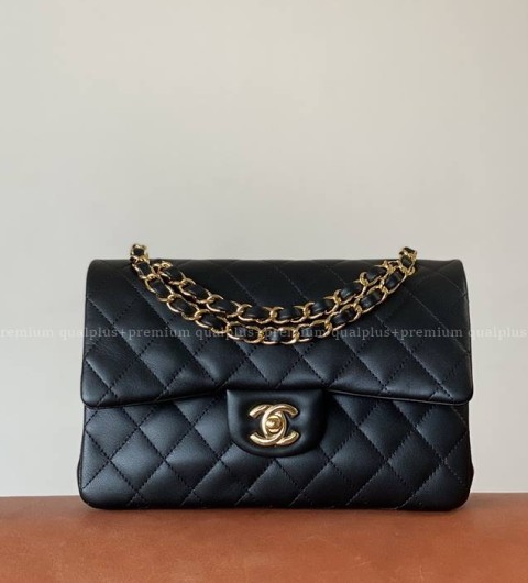 샤넬 클래식 숄더백 스몰