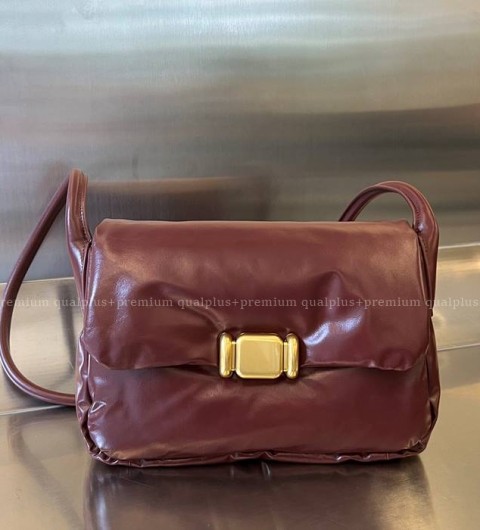 보테가베네타 717237 패드 크로스바디 숄더백