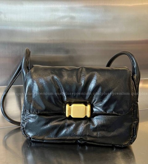 보테가베네타 717237 패드 크로스바디 숄더백