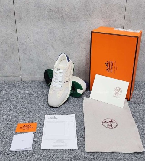 [국내배송] 에*메스 트레일 스니커즈