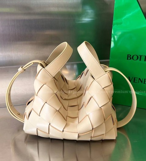 보테가베네타 755132 볼링 카세트 핸드백 스몰