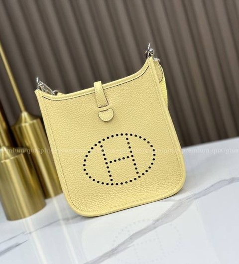 에르메스 에블린 Evelyne 백 TPM 16 미니