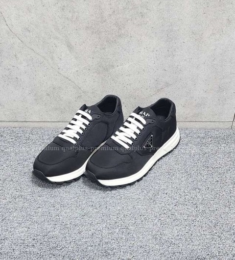 [국내배송] 프*다 리나일론 브러시드 스니커즈