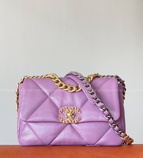 샤넬 19 숄더백 미듐