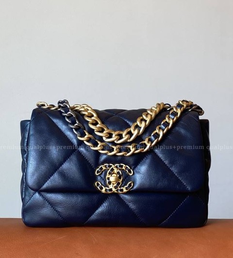 샤넬 19 숄더백 미듐