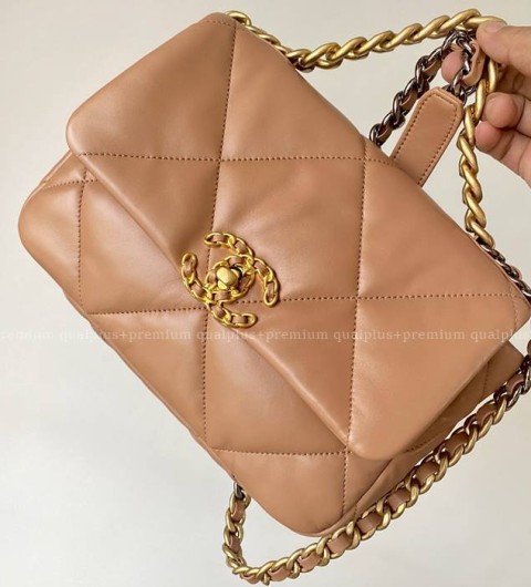 샤넬 19 숄더백 미듐