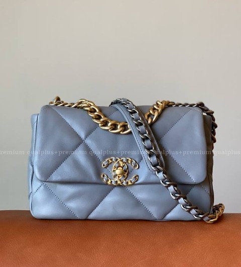 샤넬 19 숄더백 미듐