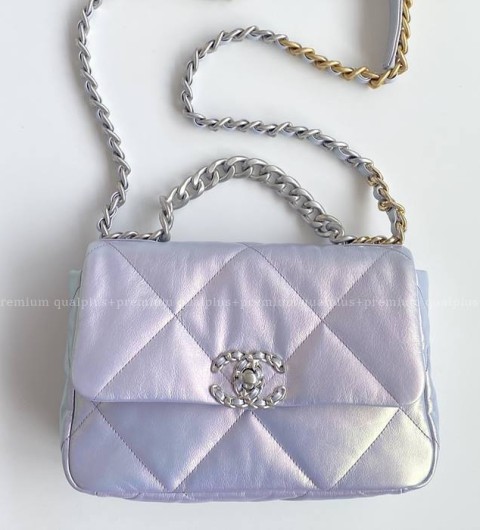 샤넬 19 숄더백 미듐