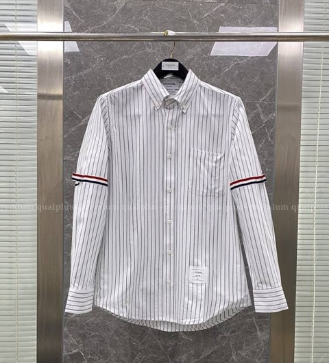 톰브라운 스트라이프 암밴드 셔츠