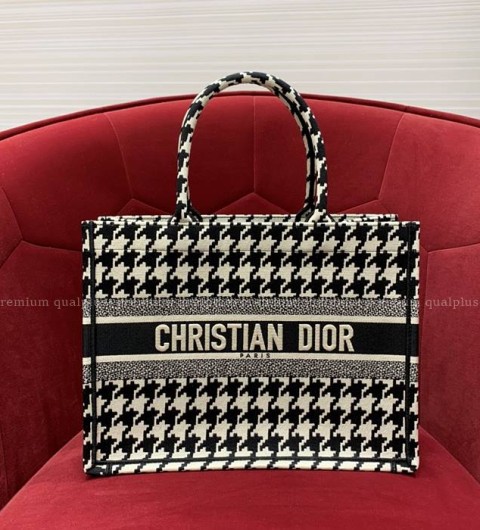 디올 북토트백 미듐