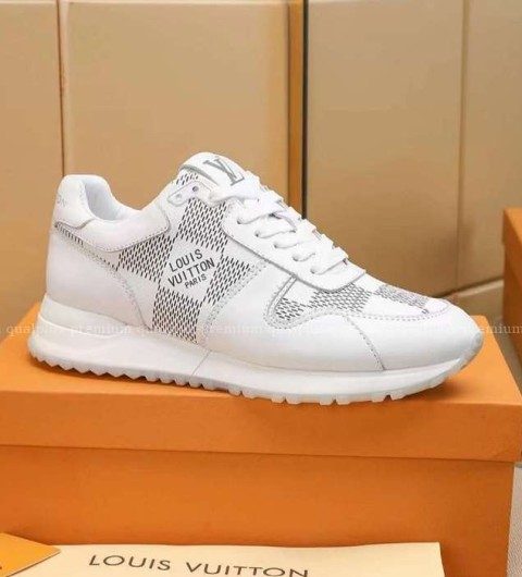 [국내배송] 루*비통 런 어웨이 스니커즈