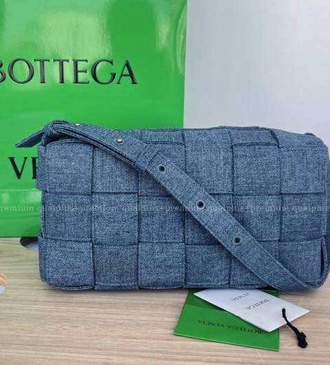 보테가베네타 709628 브릭 카세트 숄더백 52만원