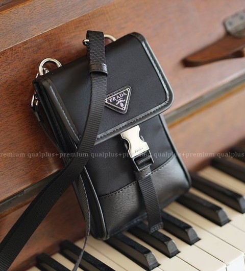 프라다 2ZH109 리나일론 사피아노 스마트폰 케이스 숄더백 남녀공용