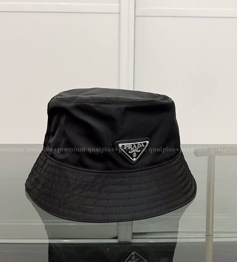 프라다 로고 버킷백 남녀공용