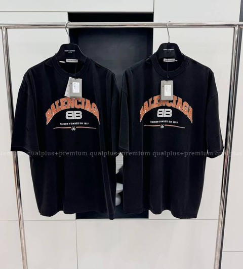 발렌시아가 메종 반팔티셔츠
