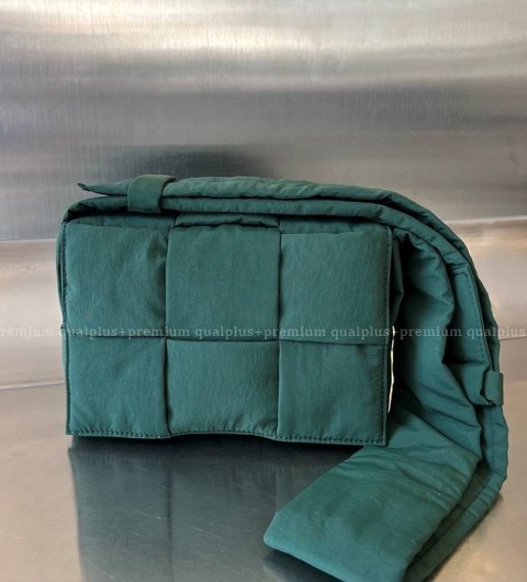 보테가베네타 755182 패디드 테크 카세트 숄더백 스몰 남녀공용