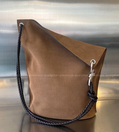 보테가베네타 755083 놋 버킷 숄더백 미듐