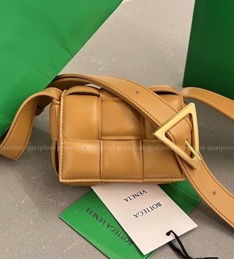 보테가베네타 716648 패딩 카세트 숄더백 미니