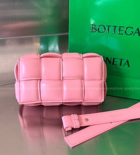 보테가베네타 710075 패딩 카세트 벨트백 남녀공용