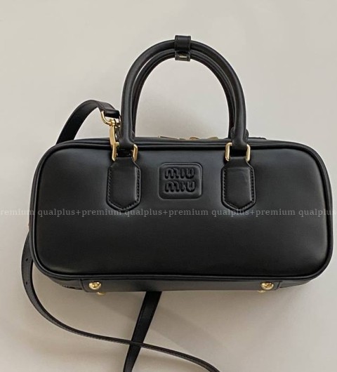 미우미우 아르카디 가죽 핸드백