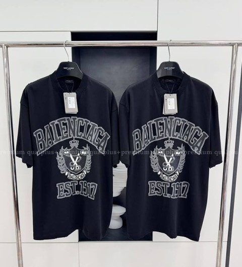 발렌시아가 컬리지 반팔티셔츠