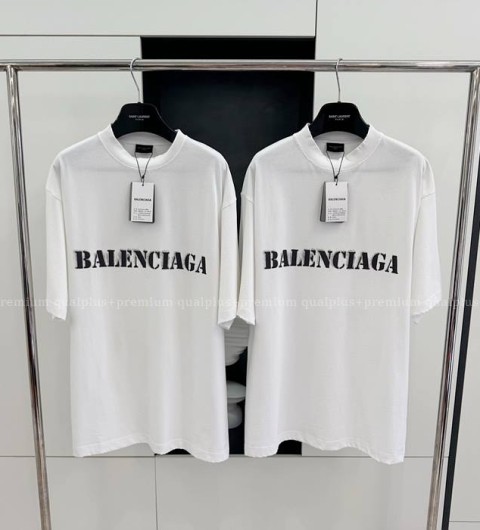 발렌시아가 스텐실 타입 반팔티셔츠