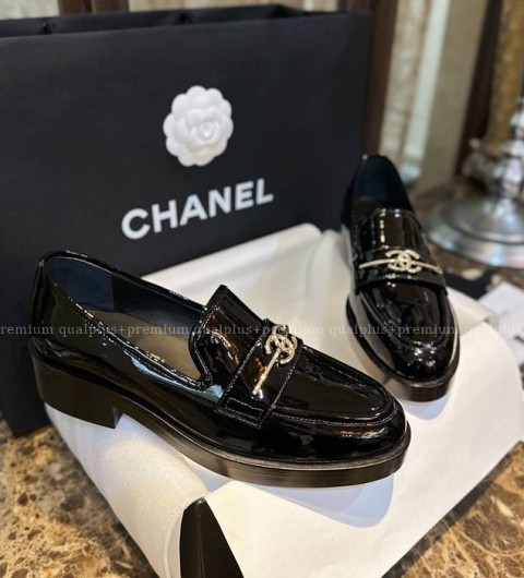 샤넬 24C 로고 로퍼 여성용