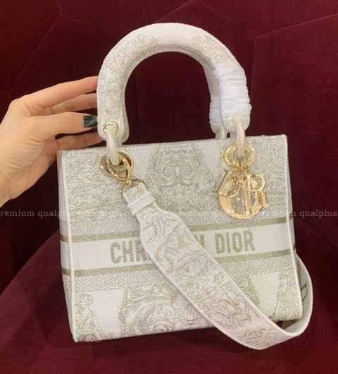 디올 LADY D-LITE 디라이트 레이디백 미듐