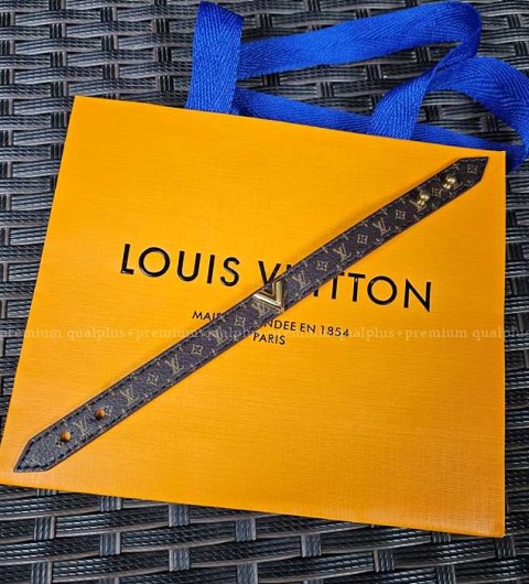 [국내배송] 루*비통 가죽팔찌