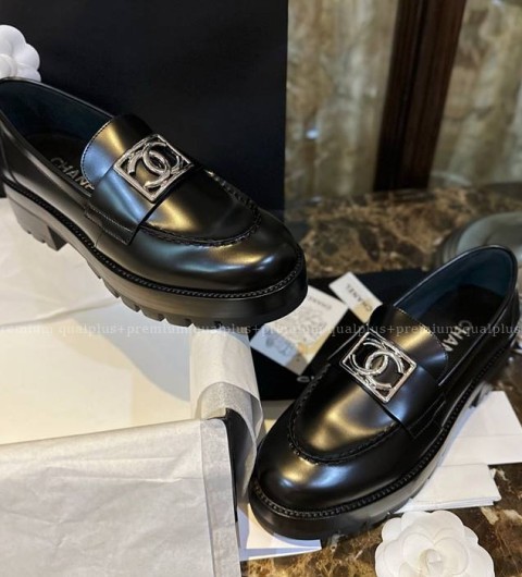 샤넬 23B CC 로퍼 여성용