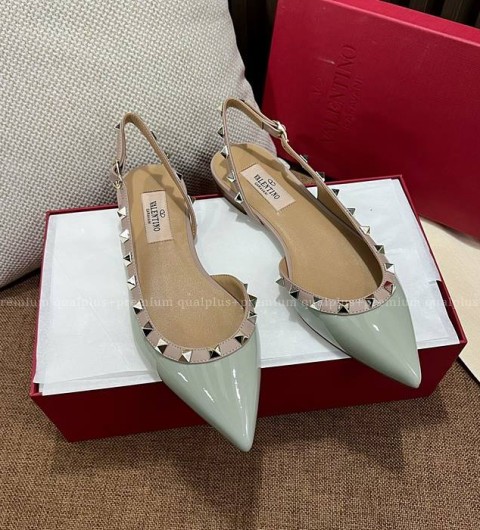 발렌티노 락스터드 슬링백 여성용