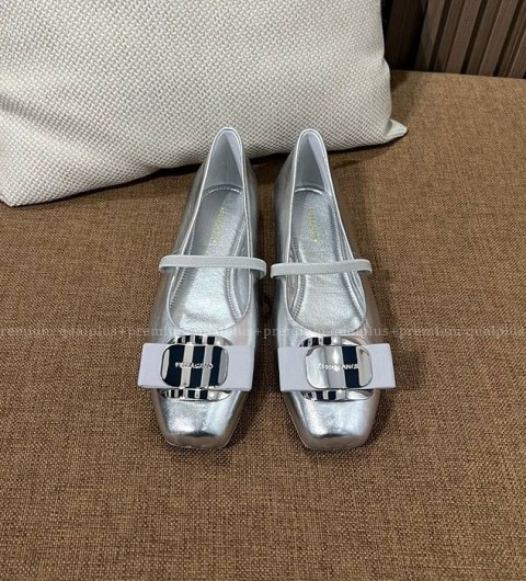 페라가모 뉴 바라 플레이트 발레리나 플랫슈즈 여성용