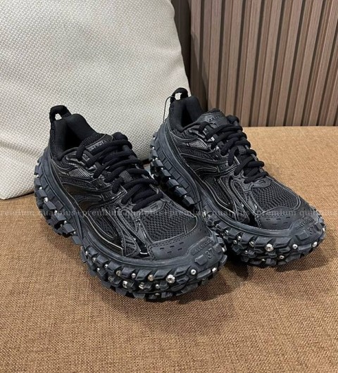 발렌시아가 바운서 스크류 피어싱 스니커즈 남녀공용