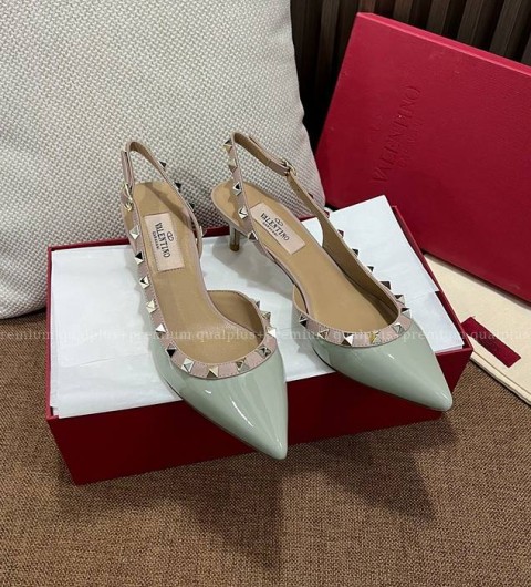 발렌티노 락스터드 슬링백 5cm 여성용