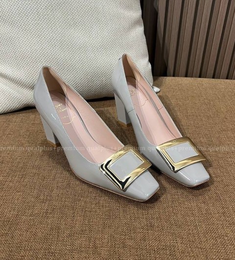 로저비비에 벨 비비에 메탈 버클 펌프스 7.5cm 여성용