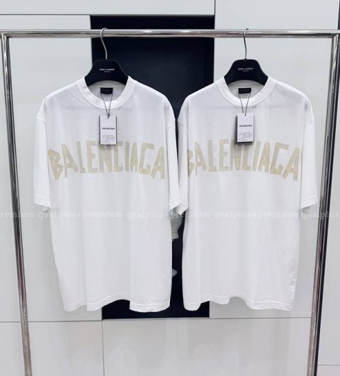 발렌시아가 테이프 타입 로고 반팔티셔츠