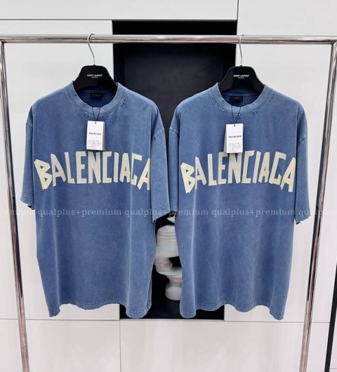 발렌시아가 테이프 타입 로고 반팔티셔츠