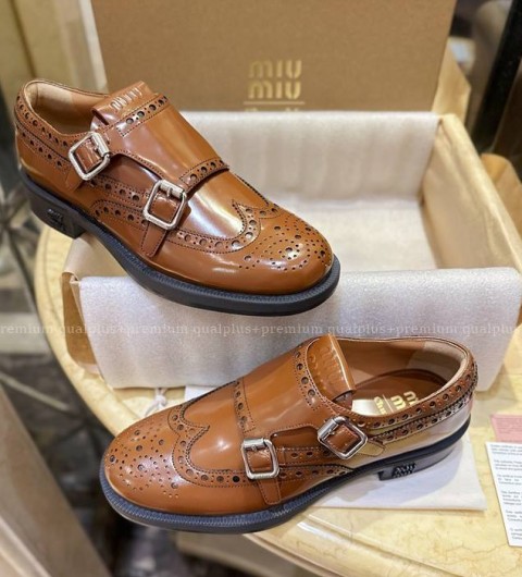 미우미우x처지스 브러쉬드 가죽 더블 몽크 브로그 로퍼 여성용