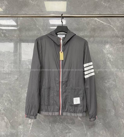 톰브라운 4-바 지퍼 삼선 바람막이 자켓