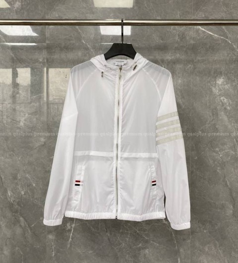 톰브라운 4-바 백스트라이프 바람막이 자켓