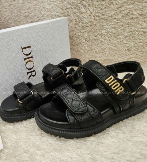 [국내배송] 디* 블랙 퀼트 까나쥬 샌들