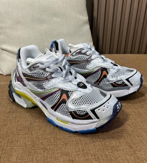 발렌시아가 러너 2.0 스니커즈 남녀공용