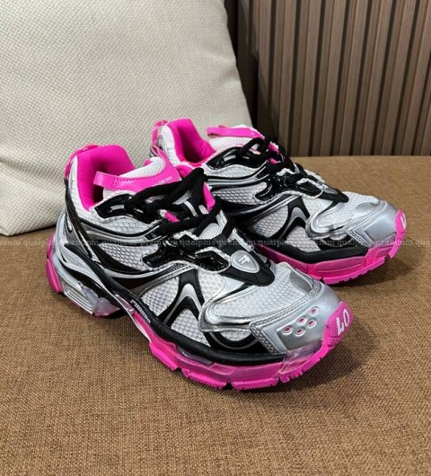 발렌시아가 러너 2.0 스니커즈 남녀공용