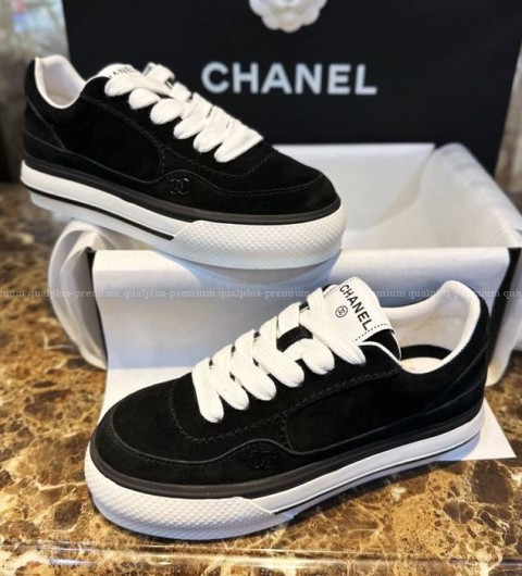 샤넬 23B 벨벳 스웨이드 스니커즈 여성용