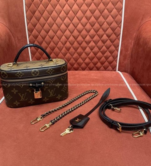 루이비통 M47125 베니티 체인 파우치